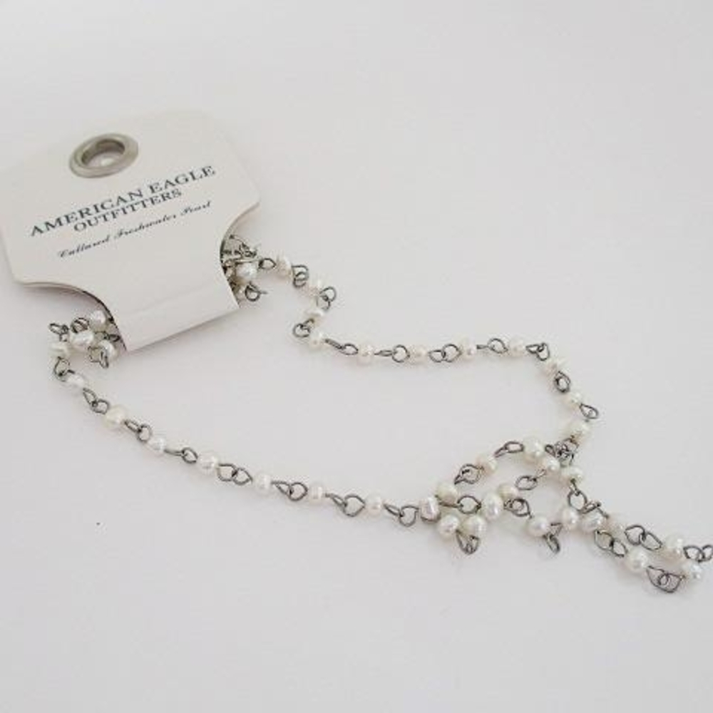 American Eagle Outfitters Silver and White Necklace
